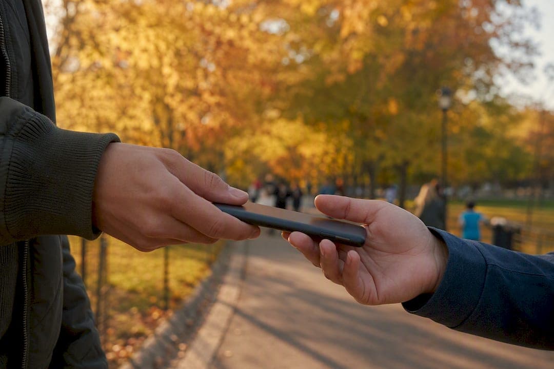 Sell Faster Locally: A Speed Playbook for Quick Cash